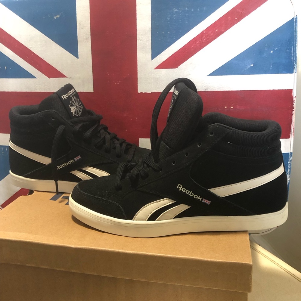 Reebok Women’s Black and White Royal Aspire 2 sz 10